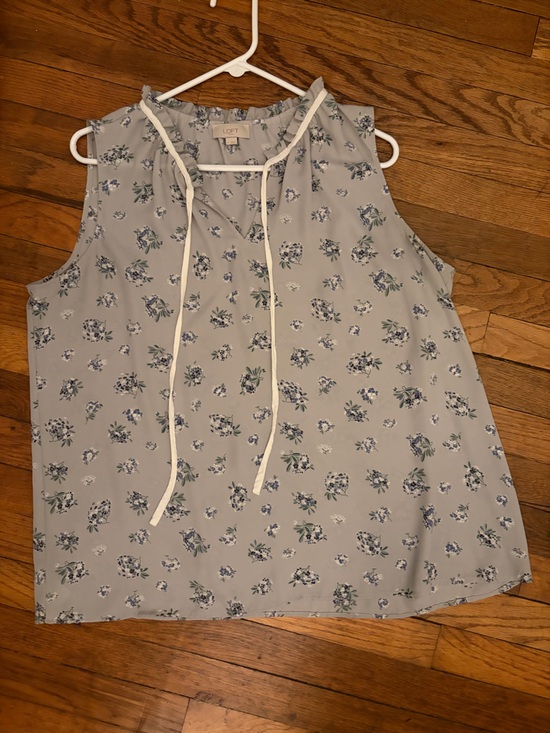 LOFT Tops - LOFT outlet Light Gray xL Sleeveless Floral Tie-Neck tank blouse. Blue flowers